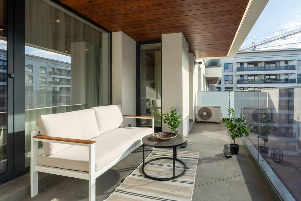 Tribal 1br In Aviatiei Apartament